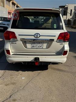 تۆیۆتا لاند کروزەر